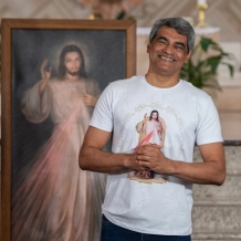 Camiseta Slim Jesus Misericordioso